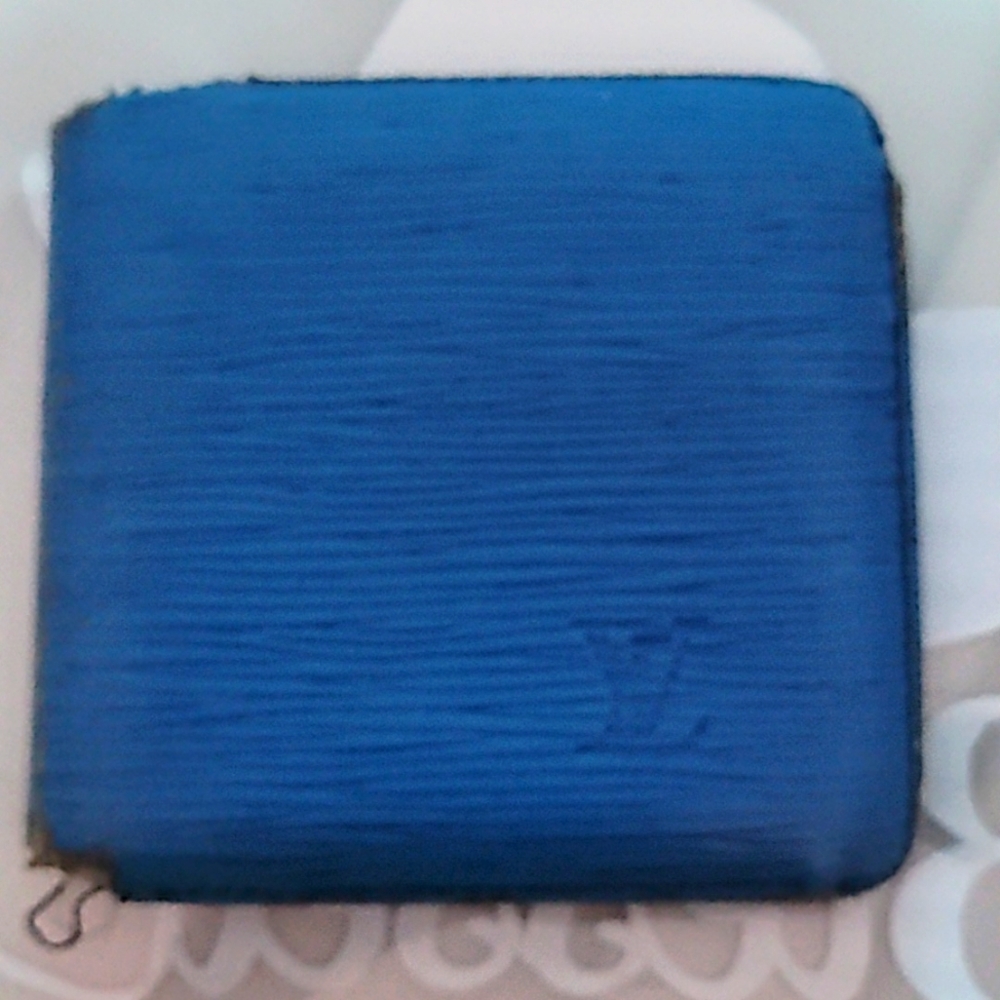Louis Vuitton epi wallet fair condition